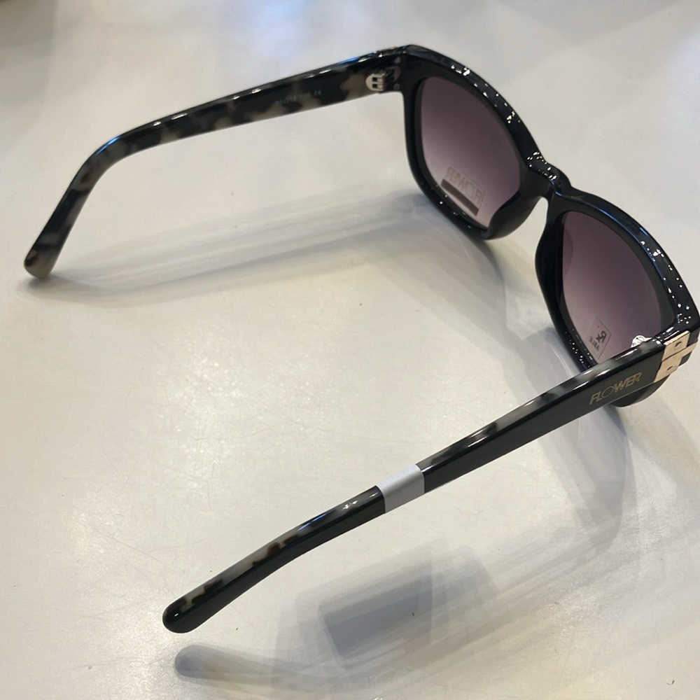 FLOWER BLACK RX 56-18-135 NEW LADIES SUNGLASSES - Picture 3 of 4